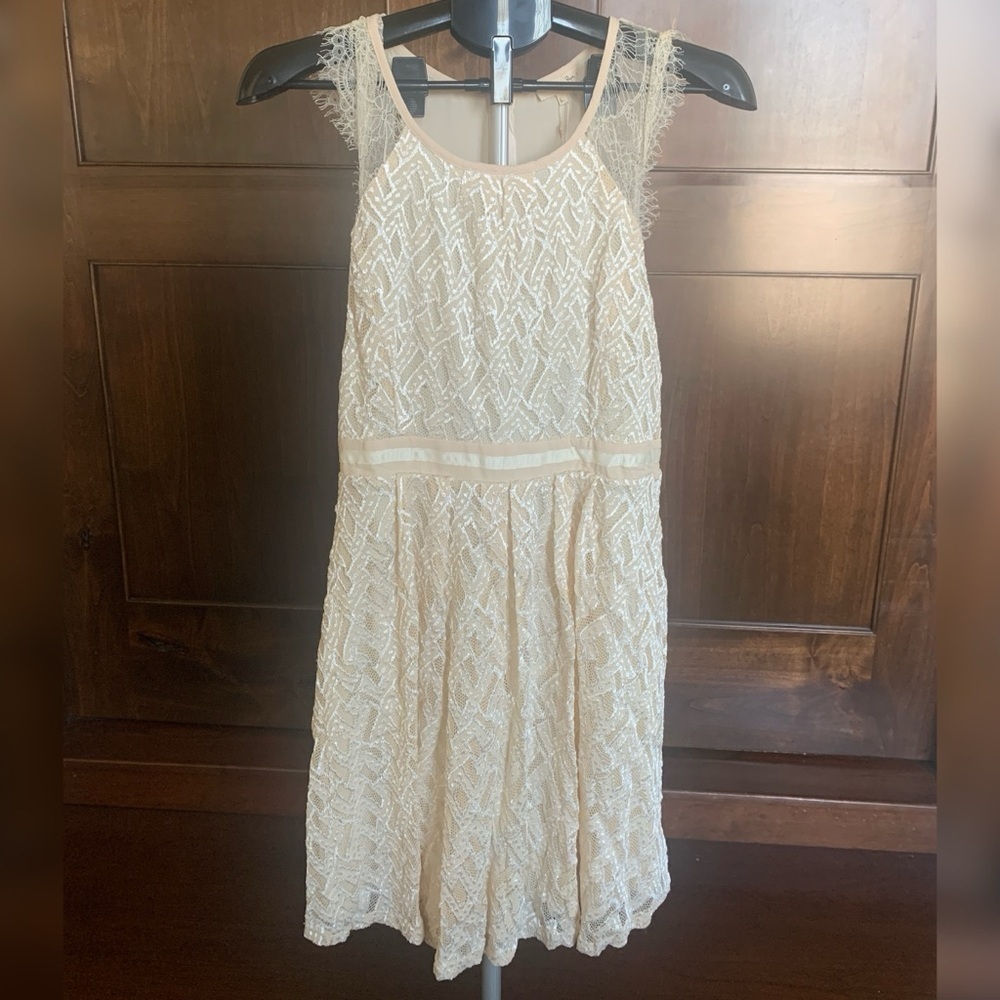 Ryu Cream Mini Dress with Elegant Silhouette